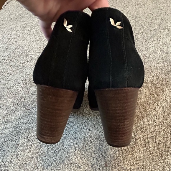 Koolaburra by UGG Amalea Suede Boots - Picture 7 of 10